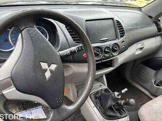 2007-mitsubishi-l200-1438056-46336305