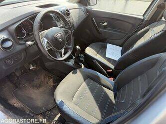 2021-dacia-sandero-1438057-46336329