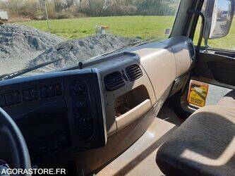 2008-renault-premium-1438058-46336342