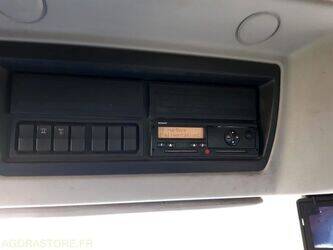 2008-renault-premium-1438058-46336345