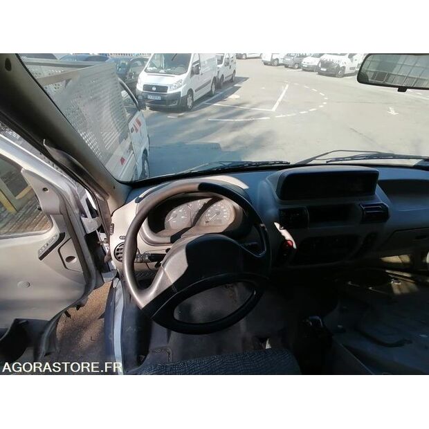 2003 رينو Mascott-46336549