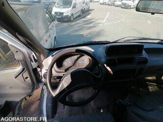 2003-renault-mascott-1438066-46336549