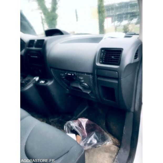 2009 Peugeot Expert-46336560