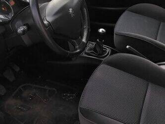 2007-peugeot-207-1438068-46336580