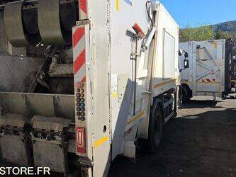 2015-renault-d-wide-1437635-46336997