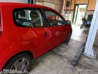 2013-renault-twingo-1437687-46337255