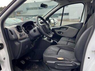 2019-renault-trafic-1437698-46337286