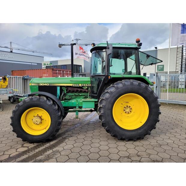 JOHN DEERE 3040-46337693