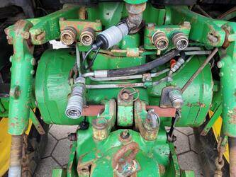 john-deere-3040-1438086-46337717