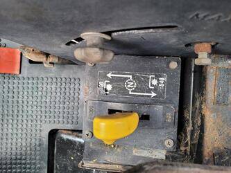 john-deere-3040-1438086-46337734