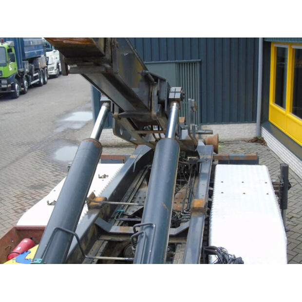 2004 Renault Kerax-46337865