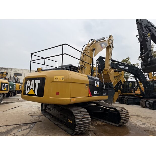 2024 Caterpillar 323-46338070