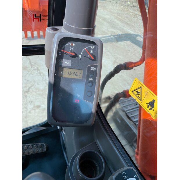 2024 Hitachi ZX70-46338107