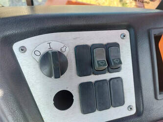 2013-terberg-yt182-1435331-46338429