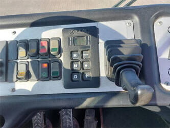 2013-terberg-yt182-1435331-46338430