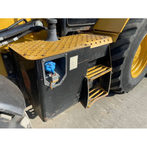 2017 Caterpillar 432F2-46338558