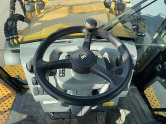 2017-caterpillar-432f2-1438128-46338567