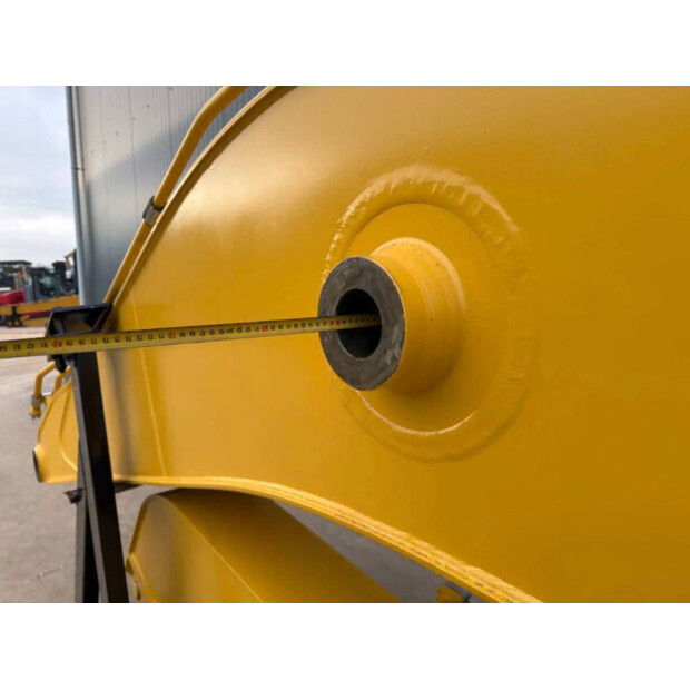 2026 Komatsu PC200-46338933