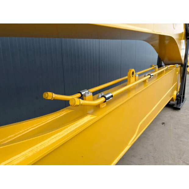 2026 Komatsu PC200-46338943