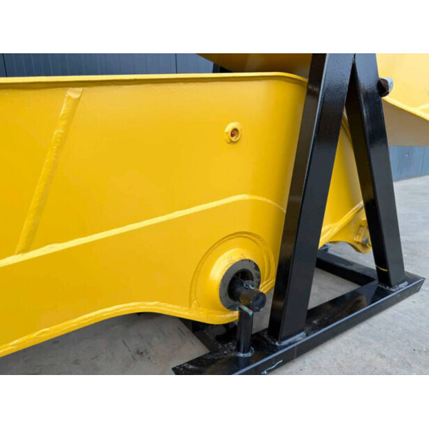 2026 Komatsu PC210-46338979