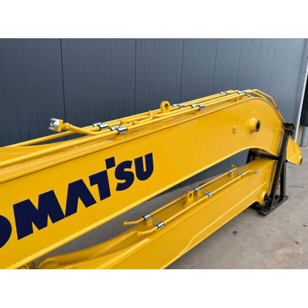 2026 Komatsu PC220-46338986