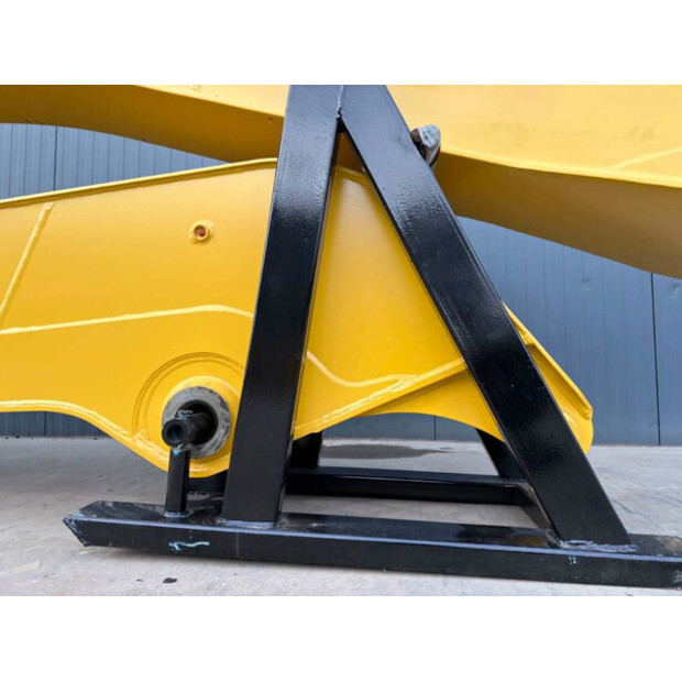 2026 Komatsu PC220-46338989