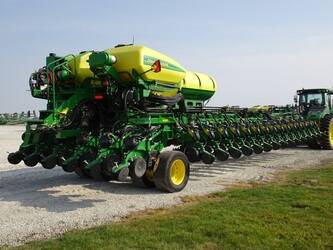 Image for 2019 JOHN DEERE DB90