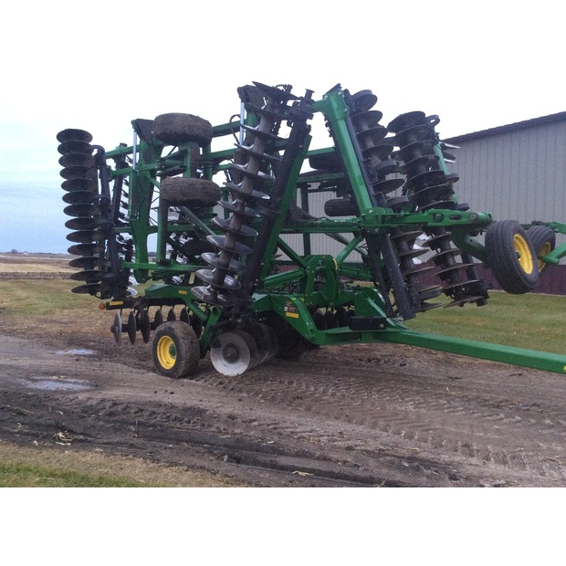 2012 جون دير 2623-46340579