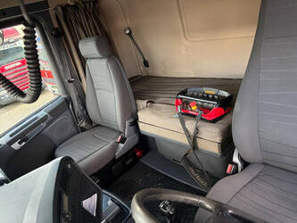 2011-scania-r500-1438416-46340935