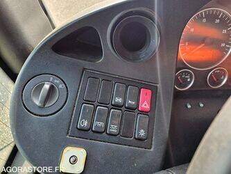 2010-man-lions-city-1438476-46355012