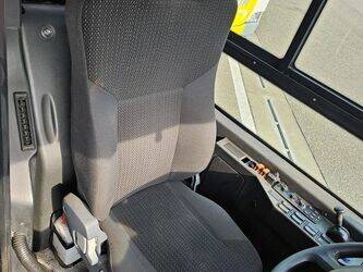 2010-man-lions-city-1438476-46355014