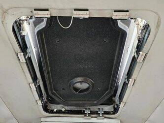 2010-man-lions-city-1438476-46355018