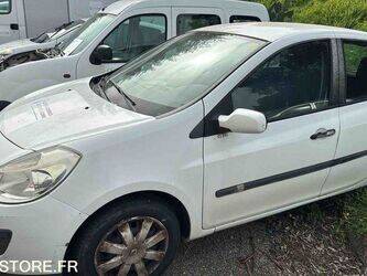 2008-renault-clio-1438492-46355492