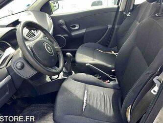 2008-renault-clio-1438492-46355498