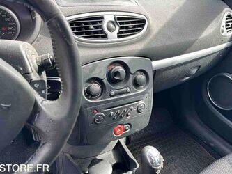 2008-renault-clio-1438492-46355501