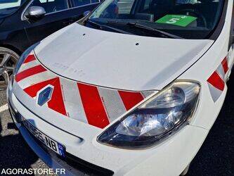 2011-renault-clio-1438493-46355532