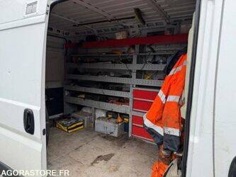 2013-peugeot-boxer-1438499-46355695