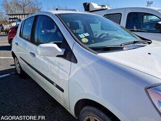 2008-renault-clio-1438508-46355894