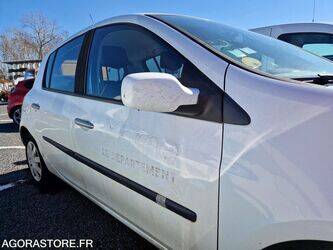 2008-renault-clio-1438508-46355895