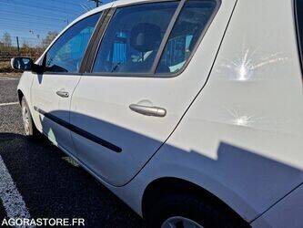 2008-renault-clio-1438508-46355908