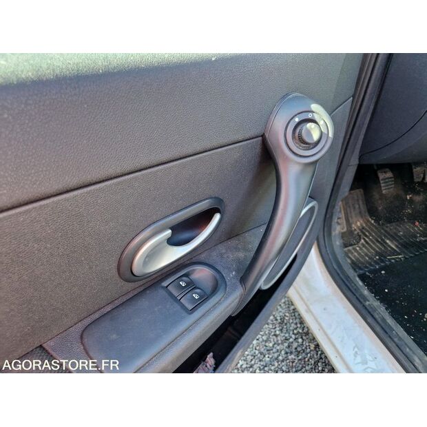 2008 Renault Clio-46355914