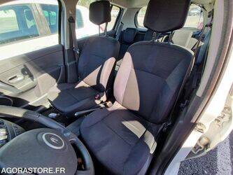 2008-renault-clio-1438508-46355916