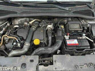 2012-renault-clio-1438515-46356071