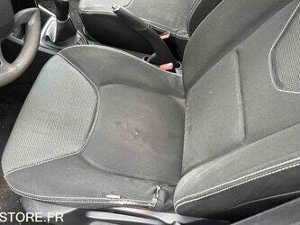 2012-renault-clio-1438515-46356078