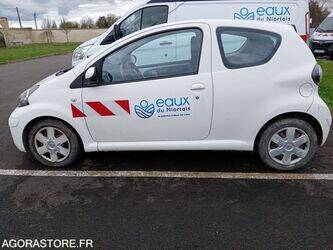 2011-toyota-aygo-46356444