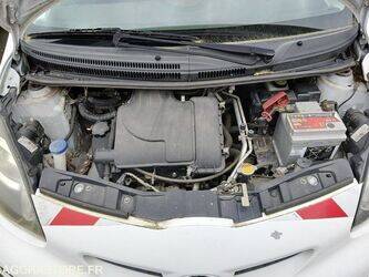 2011-toyota-aygo-46356447