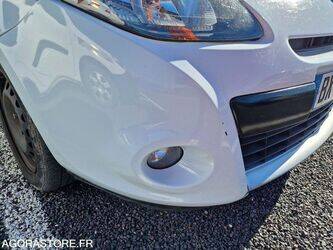 2011-renault-clio-1438530-46356568