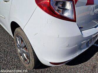 2011-renault-clio-1438530-46356578