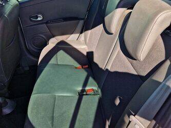 2011-renault-clio-1438530-46356581