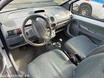 2002-renault-twingo-1438533-46356650